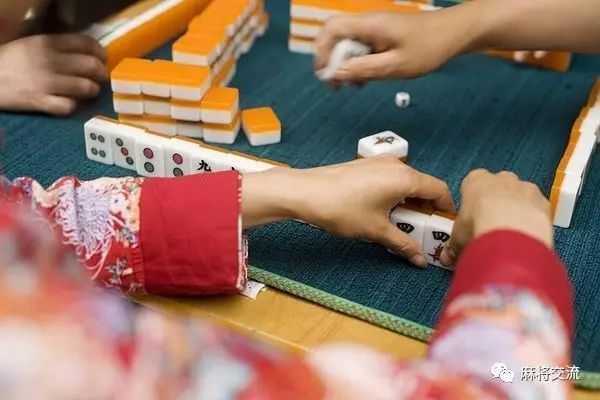 一分钟揭秘！惠安麻将高手打牌思路技巧(输赢有规律)
