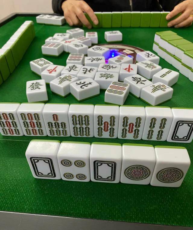 大神教教你！皮皮广东麻将确实真的有挂(怎么拿到好牌)