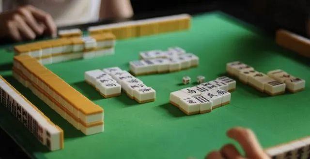 玩家必备！全来跑风麻将其实是有挂的(十打九赢的打法)