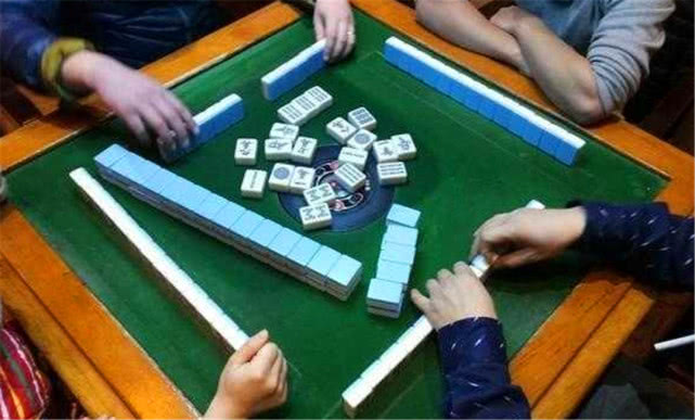 终于懂了！打两圈麻将确实真的有挂(能控制输赢吗)