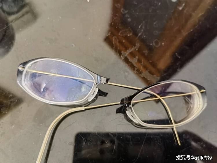 实测分享“普通扑克透视眼镜工作原理_《爱问知识人 使用说明》