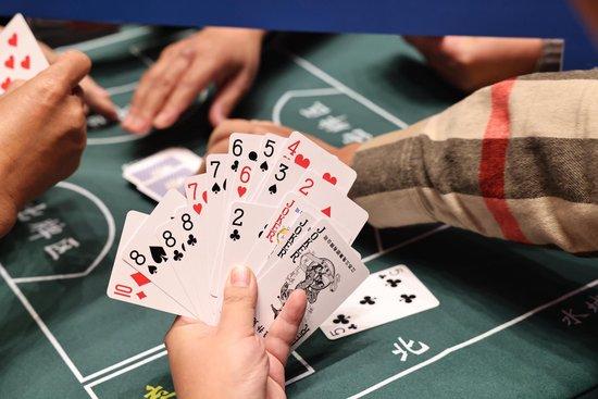 详细说明“实用金花普通扑克牌怎样识牌《新浪科技 讲解窍门》