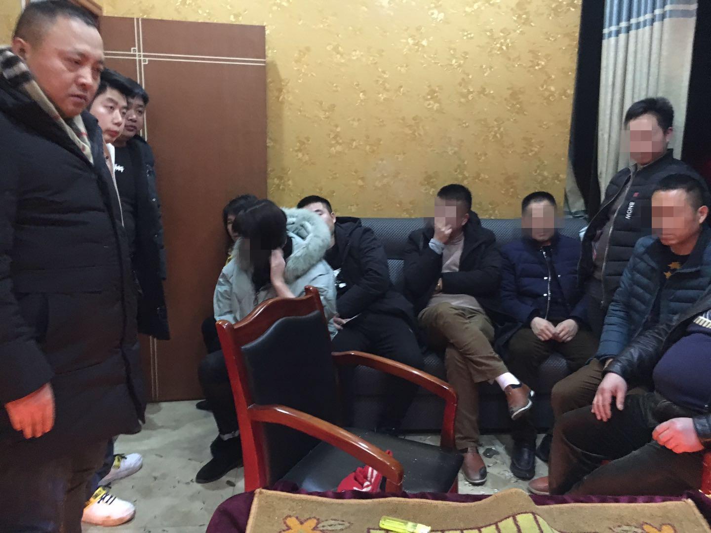 我来教教大家“玩金花普通扑克牌手法技术学习_《爱问知识人 使用说明》